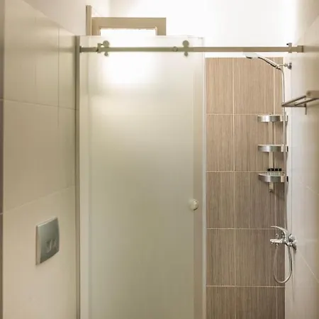 מלון דירות Galinia 4*